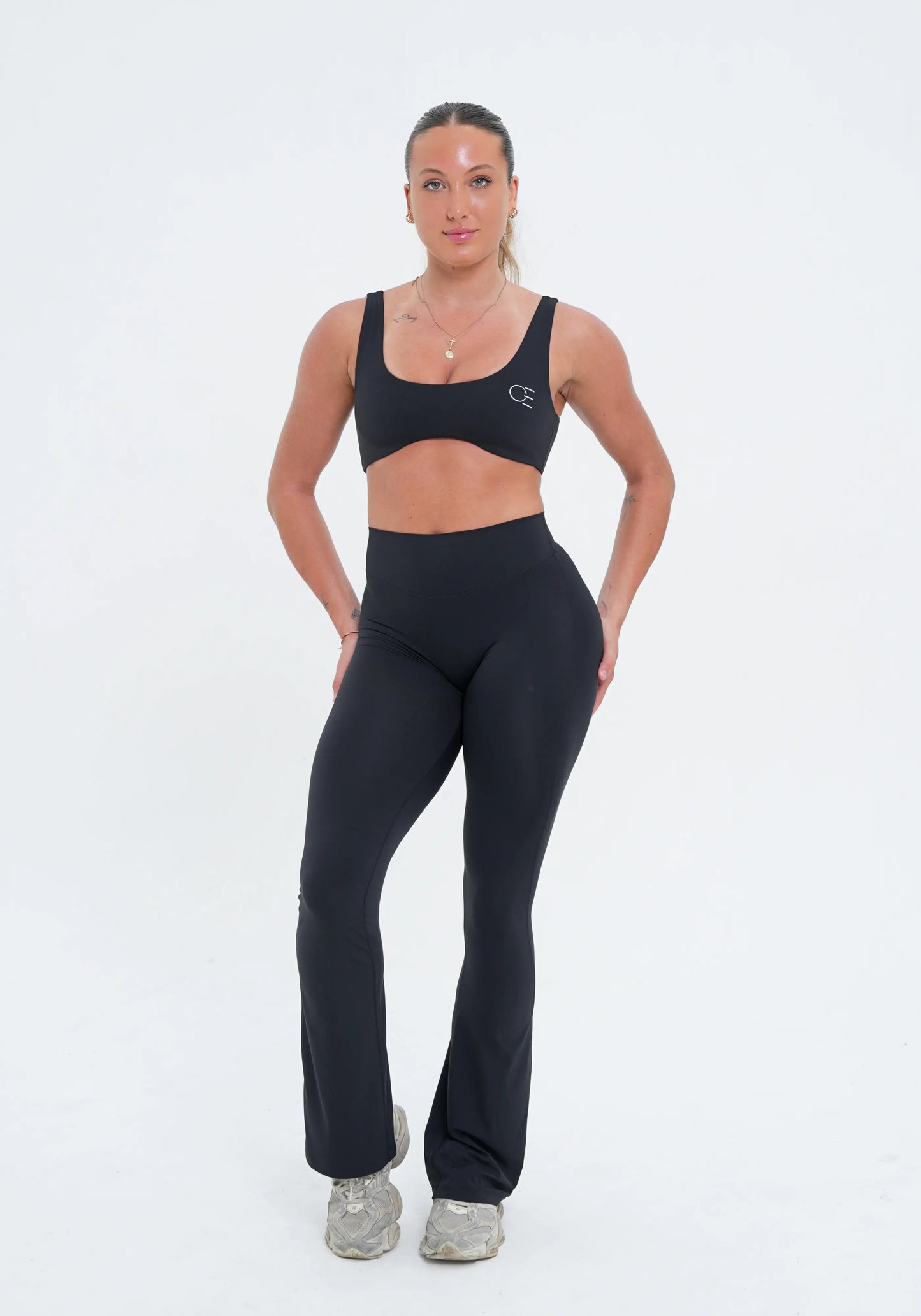 (PRE-ORDER) LUXE Sculpt Flared Leggings - Deep Black