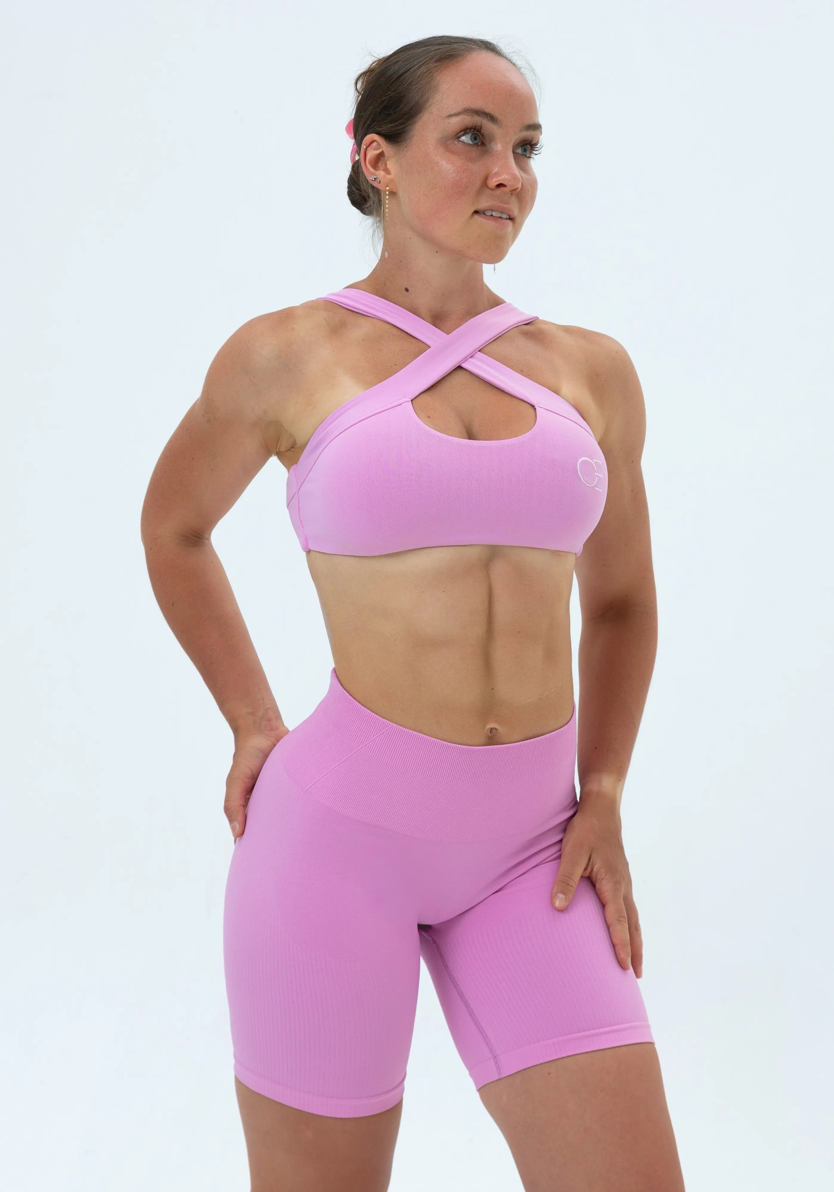 Sophie ist 166cm und trägt Größe S.