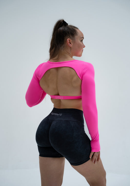 Sophie ist 166cm und trägt Größe M.