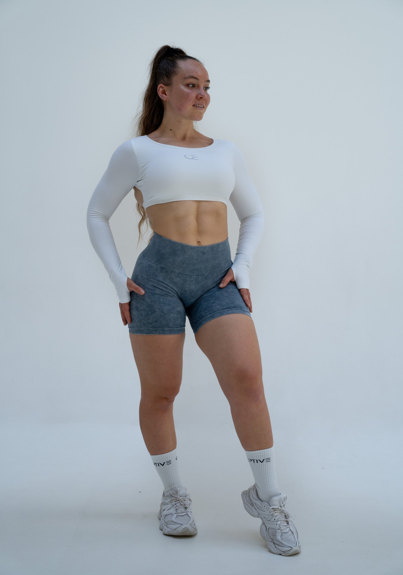 Sophie ist 166cm und trägt Größe M.