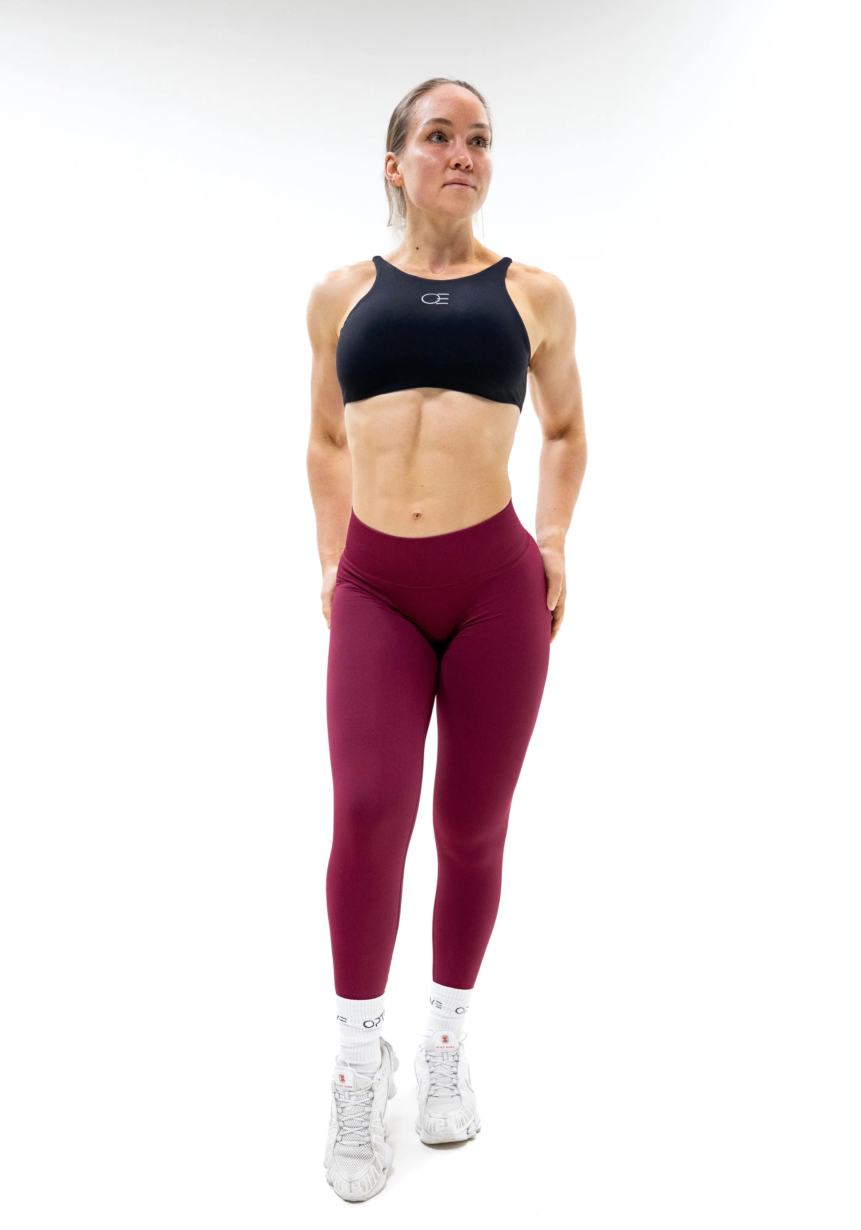 DAVOMI High Neck Strap Sport-BH - Deep Black