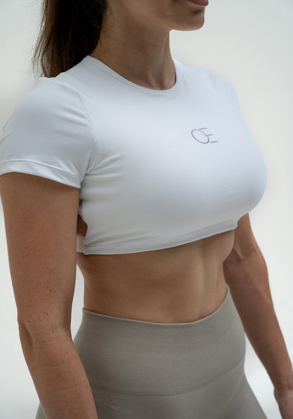 Holly ist 165cm und trägt Größe S.