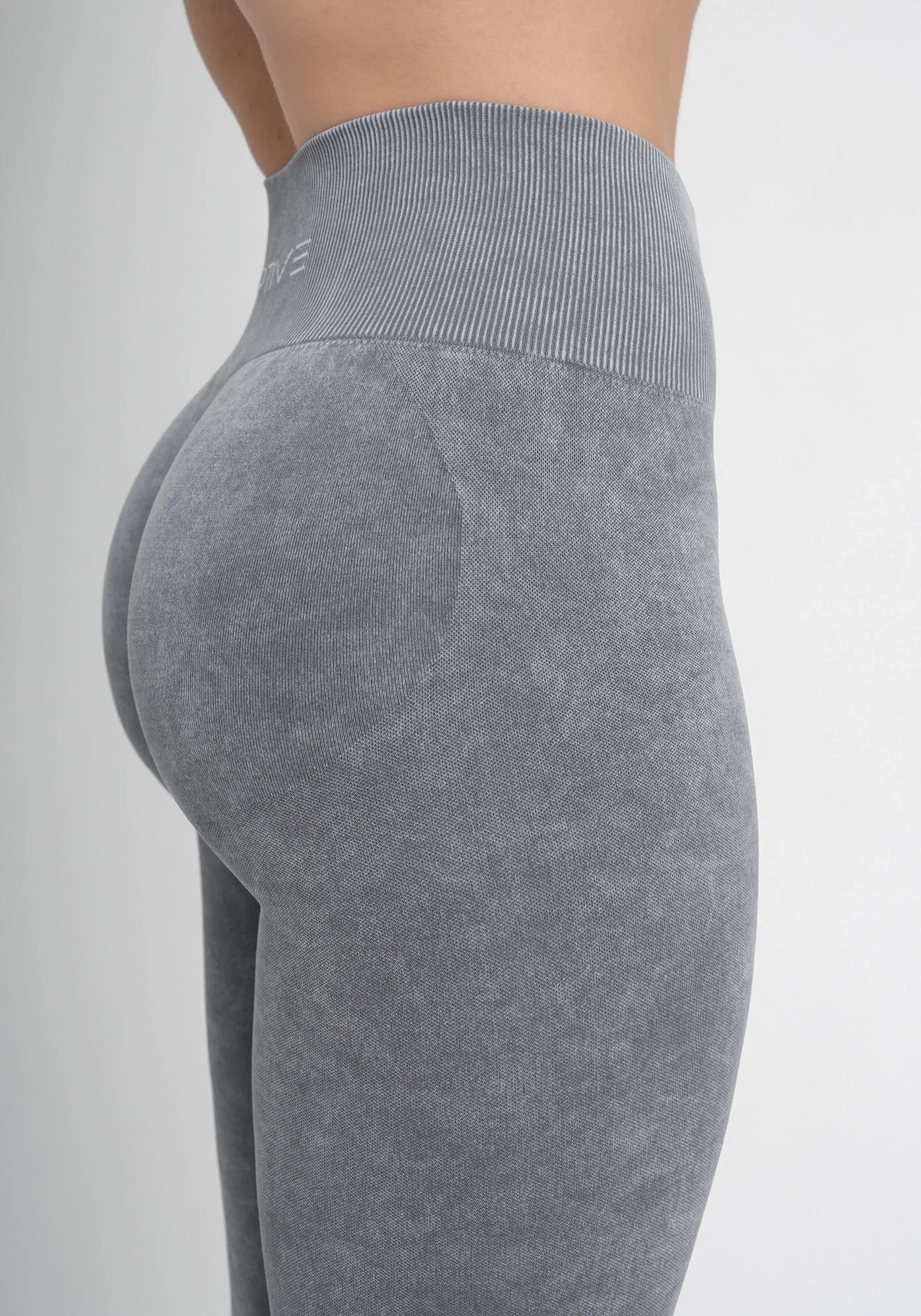 INITIUM 2.0 Scrunch Leggings - Stone Grey