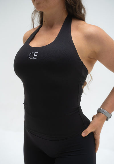 Sophie ist 166cm und trägt Größe M.