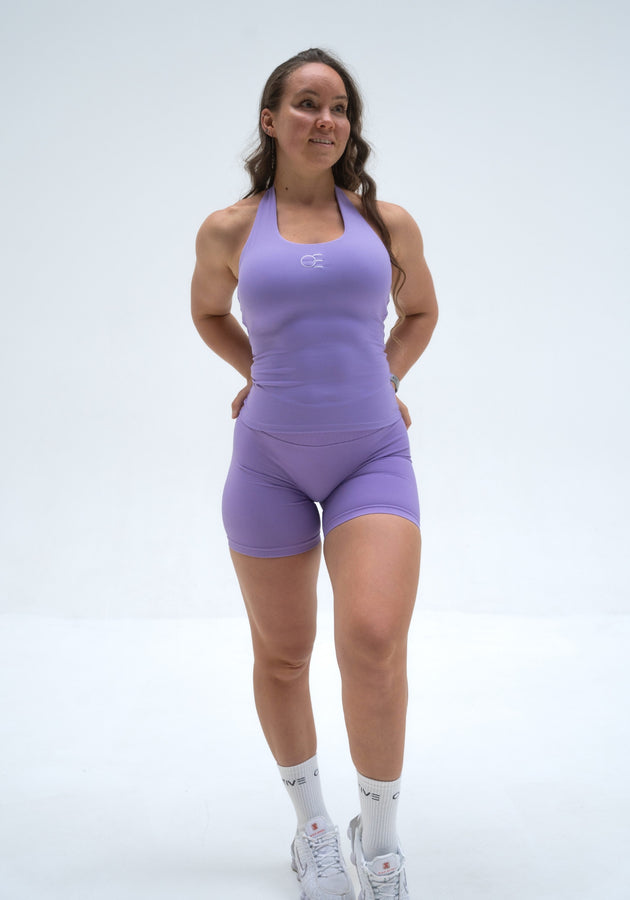 Sophie ist 166cm und trägt Größe M.