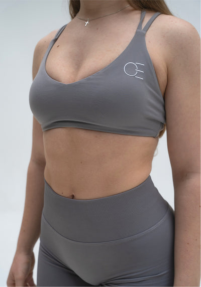 Carlotta ist 165cm und trägt Größe S.