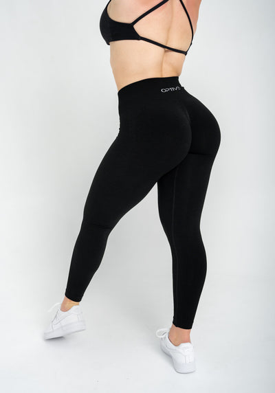 Sophie ist 166cm und trägt Größe M.